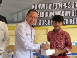 Korwil Dirjen Pemasyarakatan Jabar Bagikan MBG dan Bansos di SDN Sukamukti, Kalijati Subang